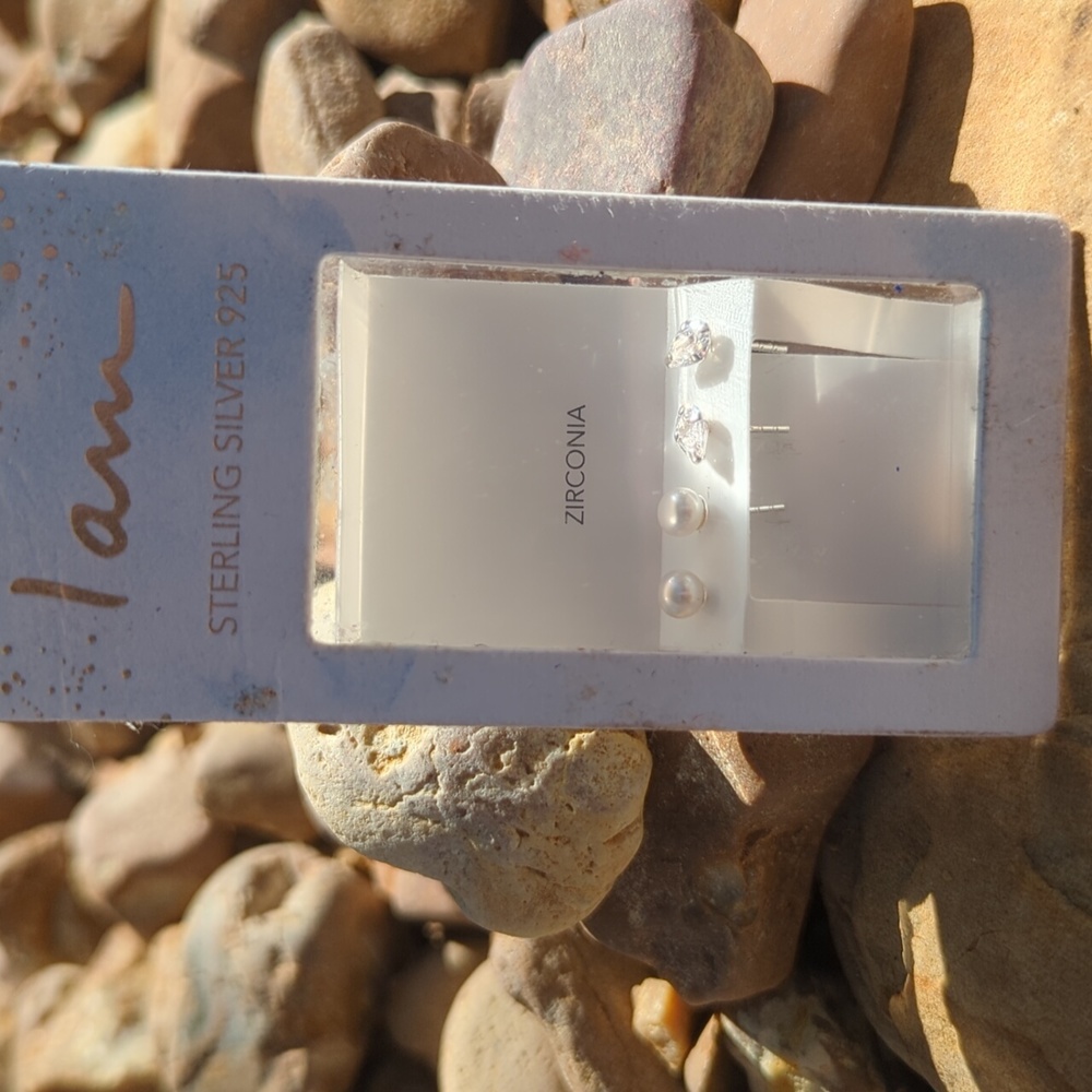 NIB I Am Sterling Silver 925 studs